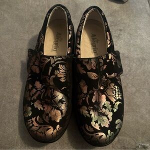 Alegria Black Slip-On Clogs with Iridescent Floral Accents EU41 US 9.5-10
